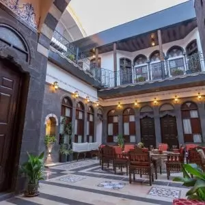 فندق للبيع في باب شرقي دمشق
